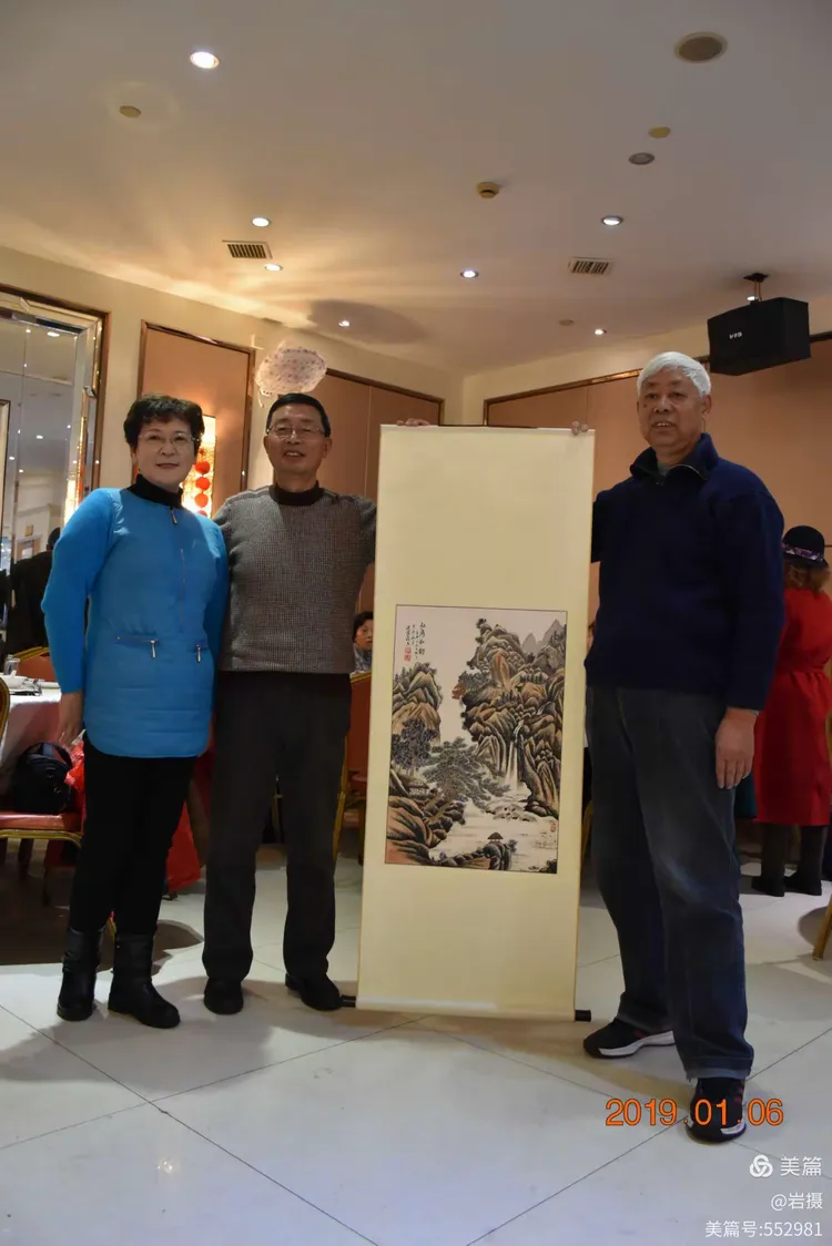 诸鑫淼为李坤山献字画书法大家张志严先生墨宝摄影编辑 蒋岩